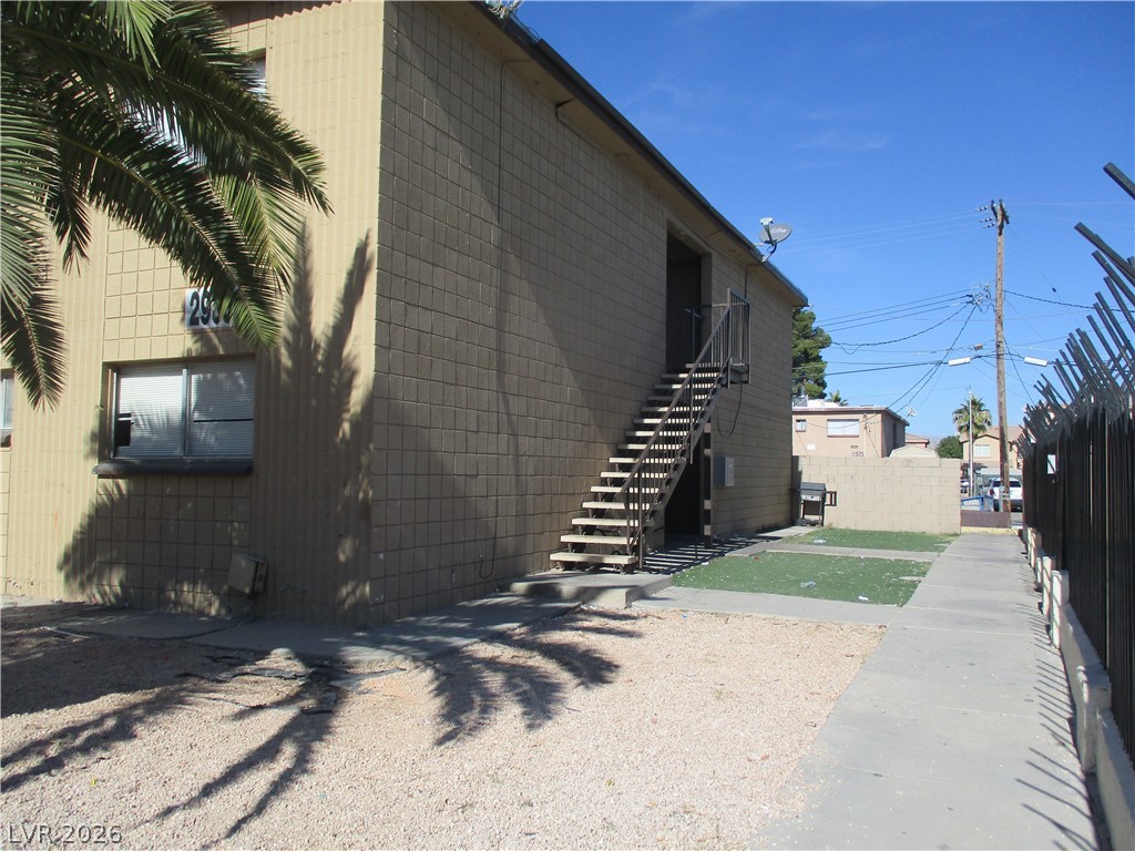 2933 ELM Avenue 4