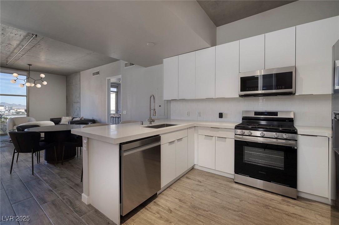 353 East Bonneville Avenue 1006
