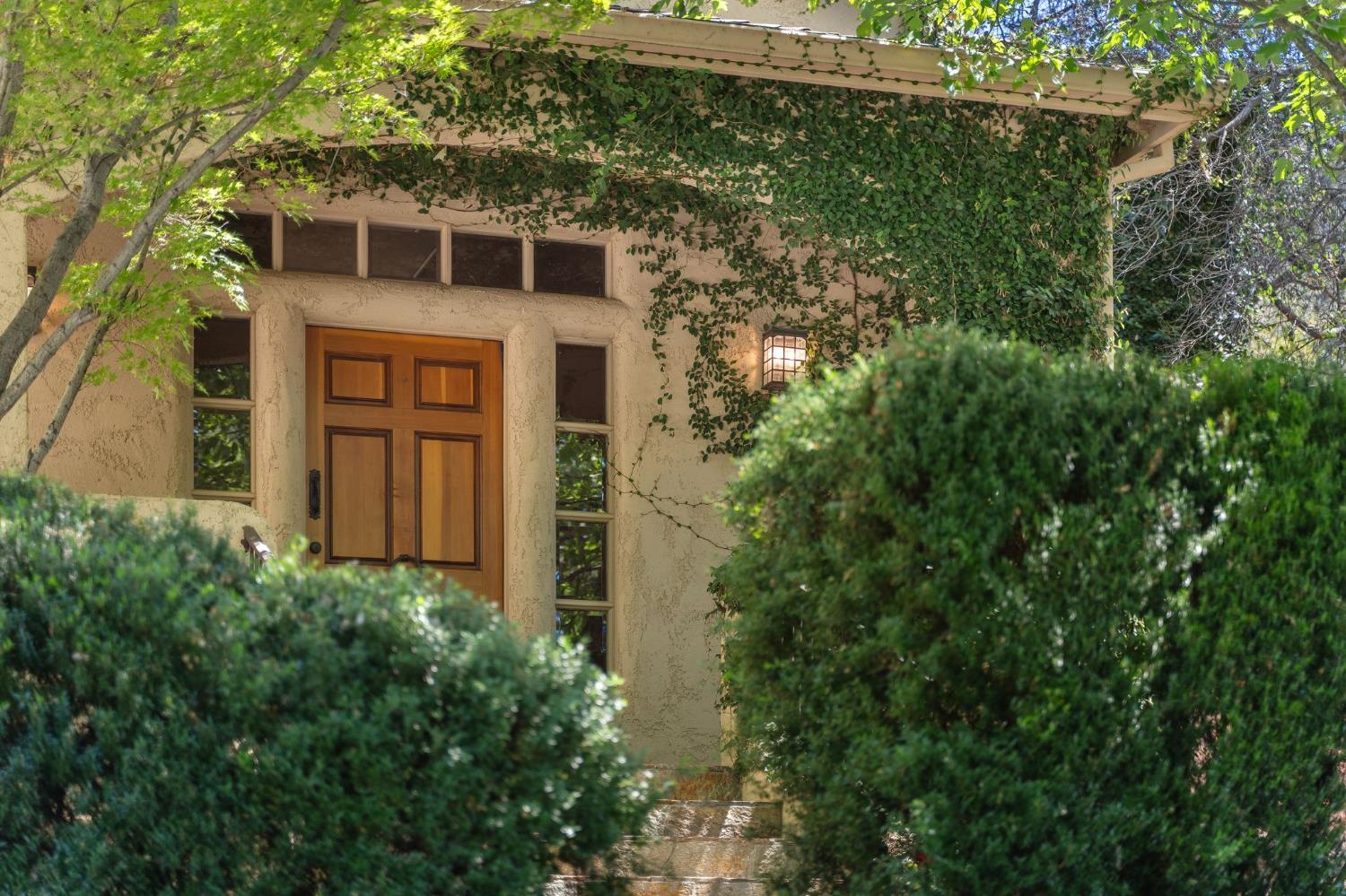 12600 Crimson Ct, Auburn, CA 95603-2993