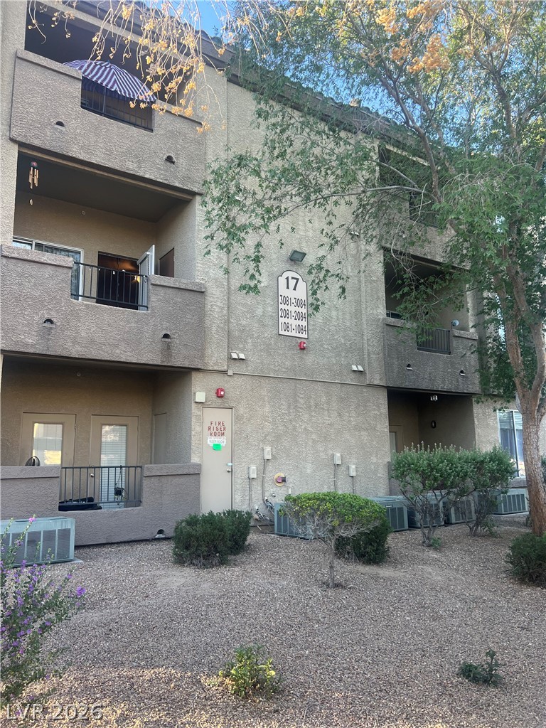 4400 South Jones Boulevard 3083