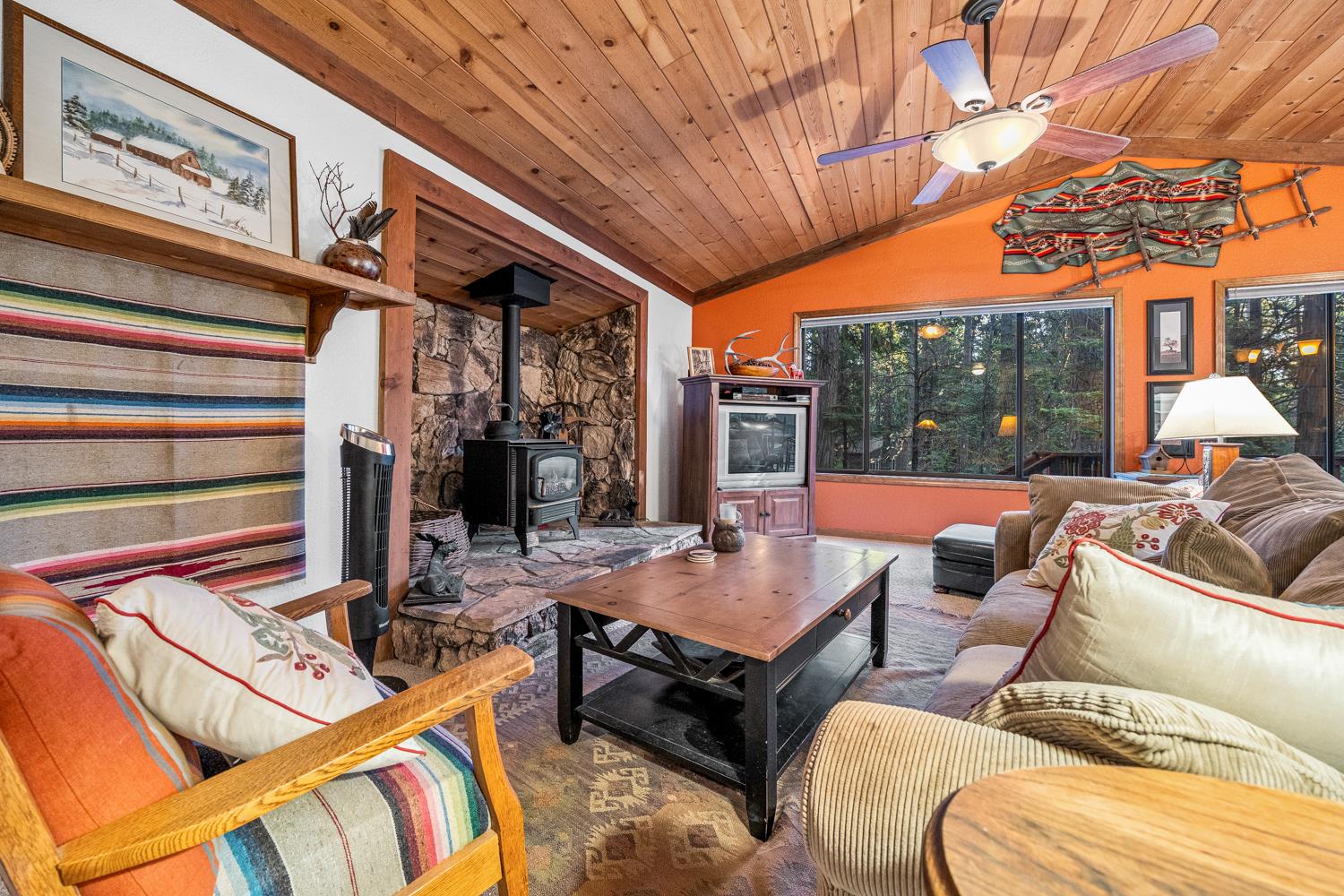 729 Dawyn Dr, Arnold, CA 95223-7206