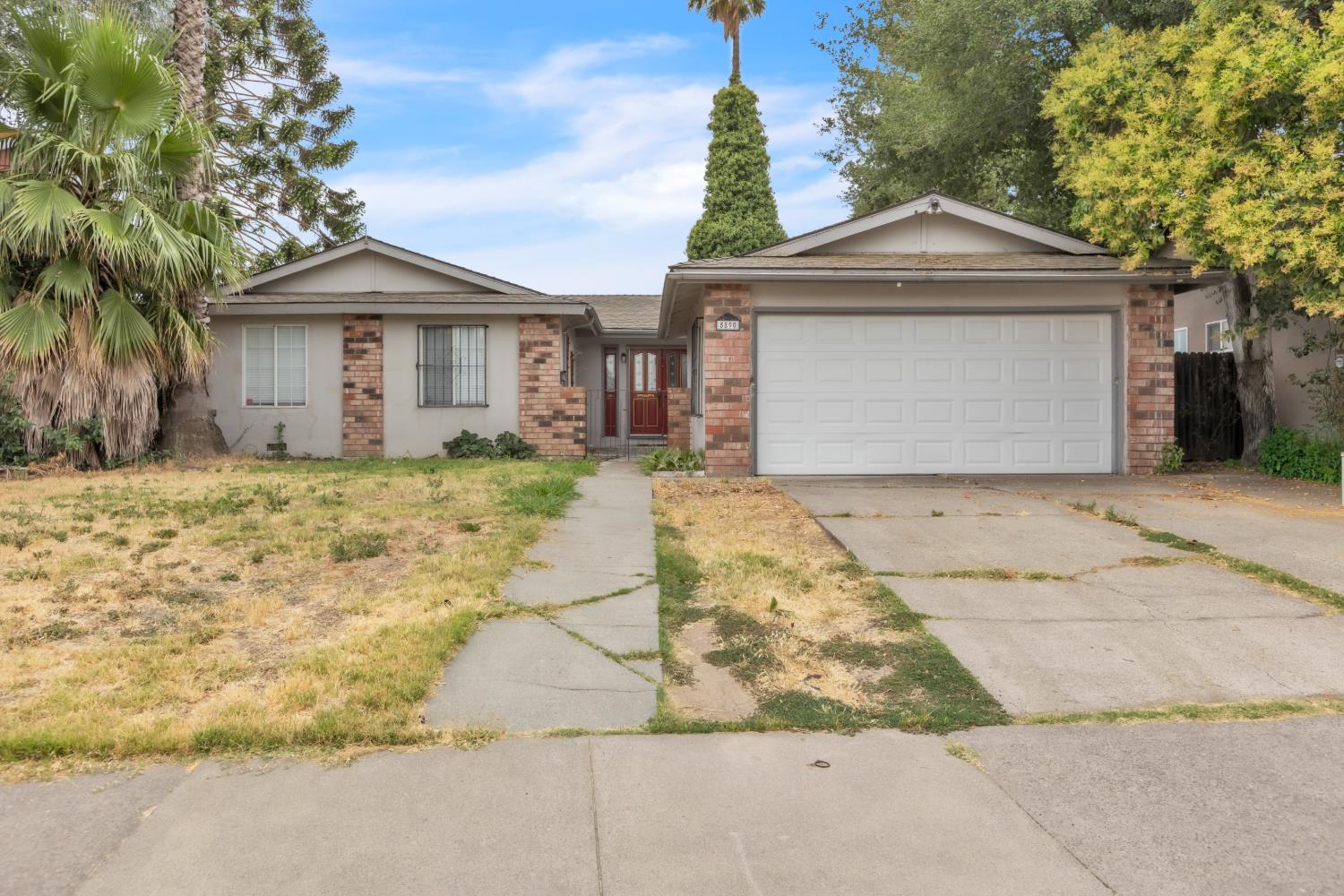 5890 Hollyhurst Way, Sacramento, CA 95823-5214