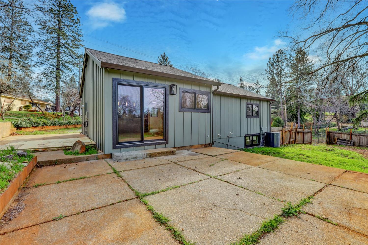 10149 East Dr, Grass Valley, CA 95945-8502
