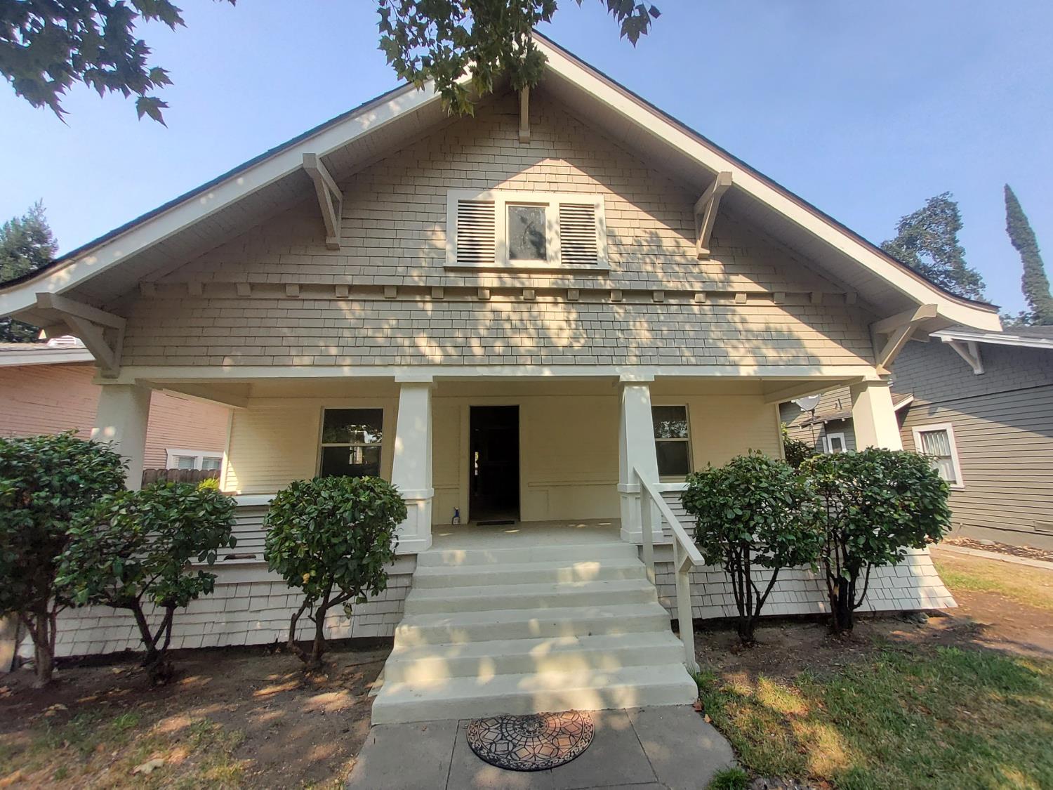 211 Orange Ave, Modesto, CA 95350-5939