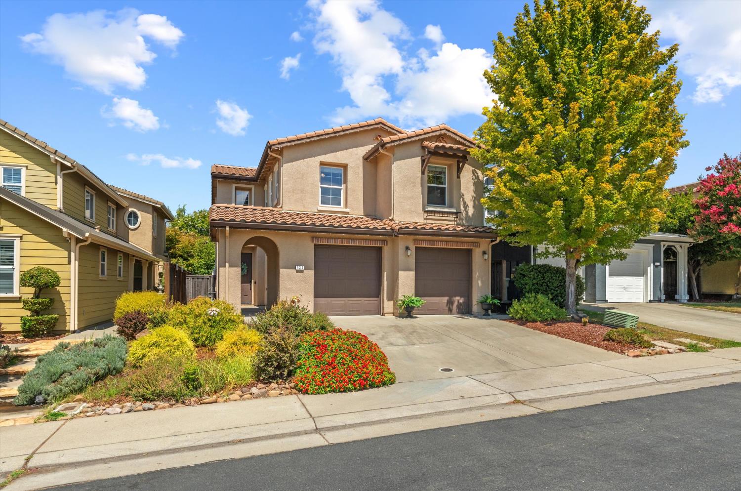 933 Campfire Cir, Rocklin, CA 95765