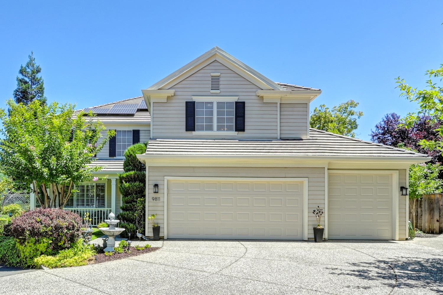 9811 Beckenham Dr, Granite Bay, CA 95746-7209