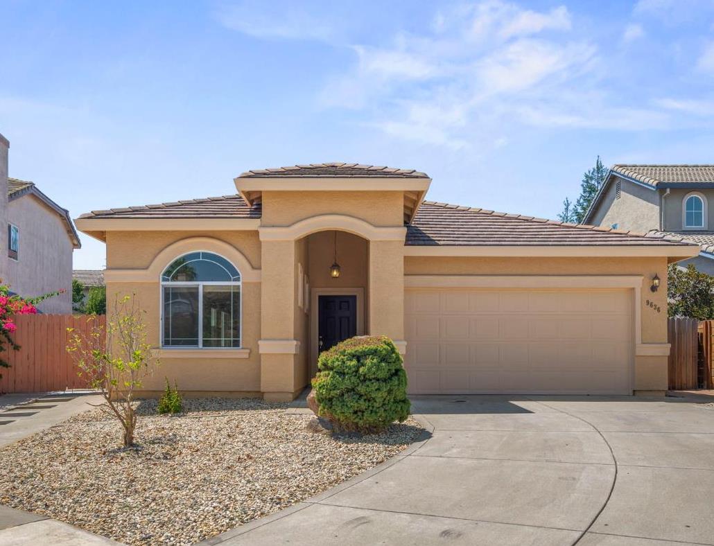 9636 Holly Creek Ct, Elk Grove, CA 95757-8309