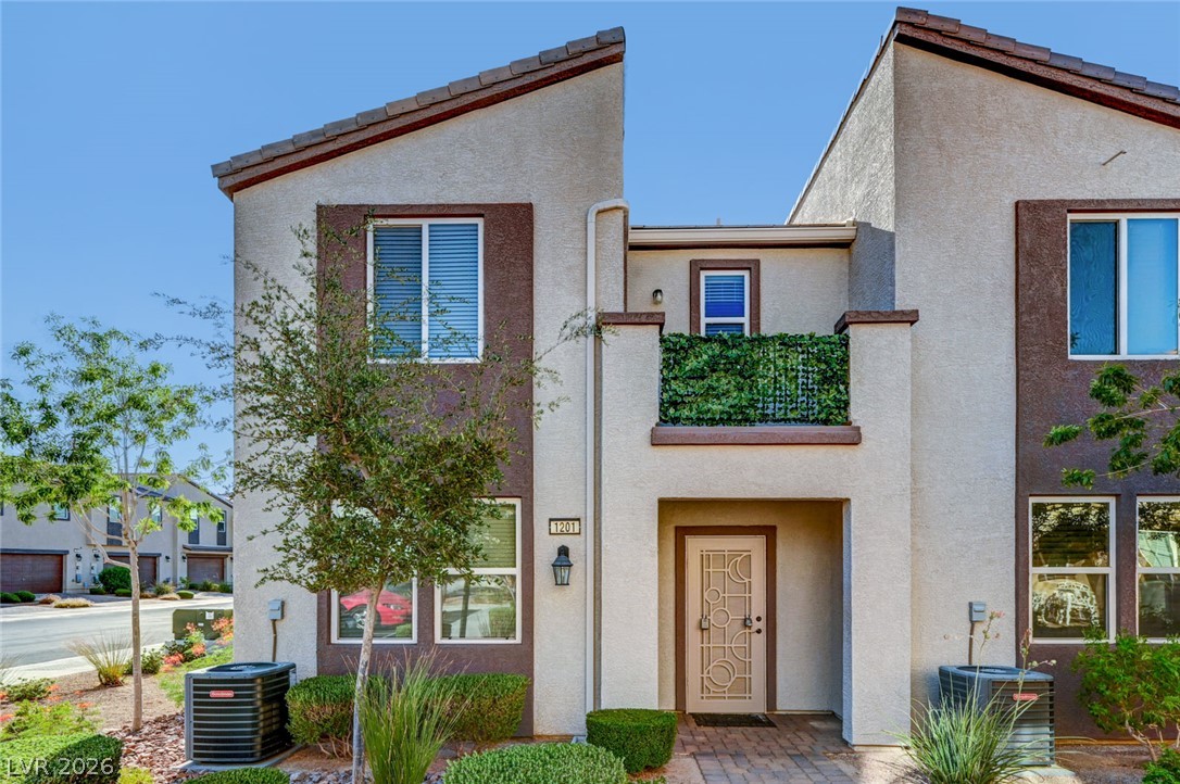1201 Mission View Court