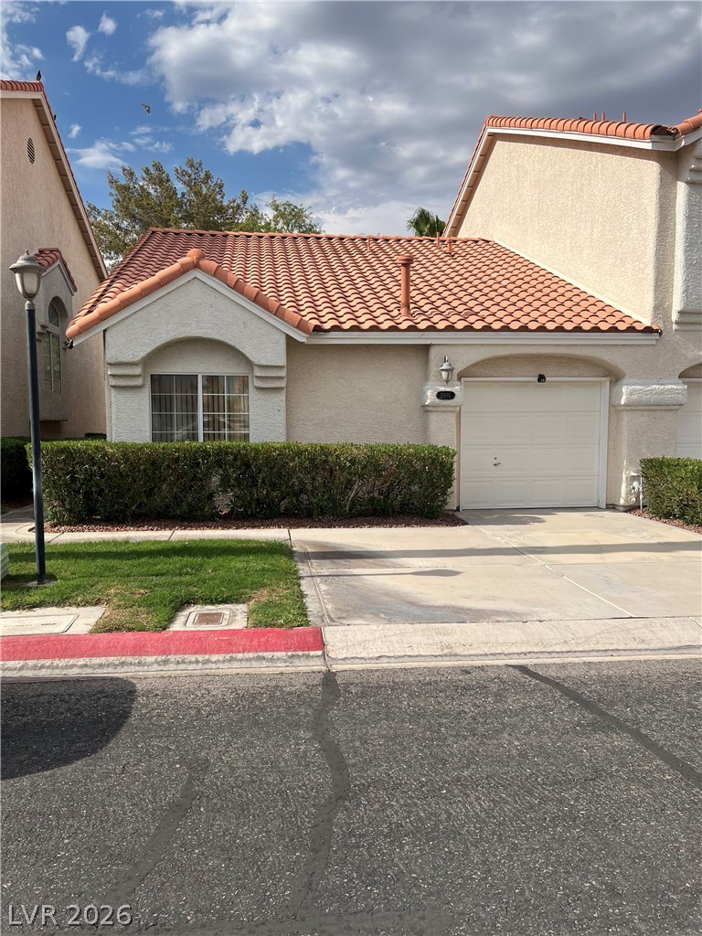 5986 Greenery View Lane