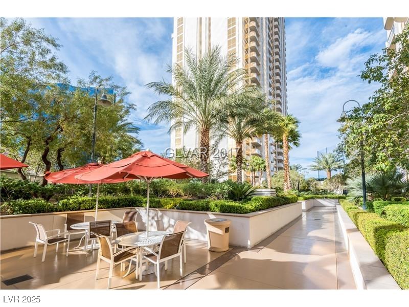 135 East Harmon Avenue 219