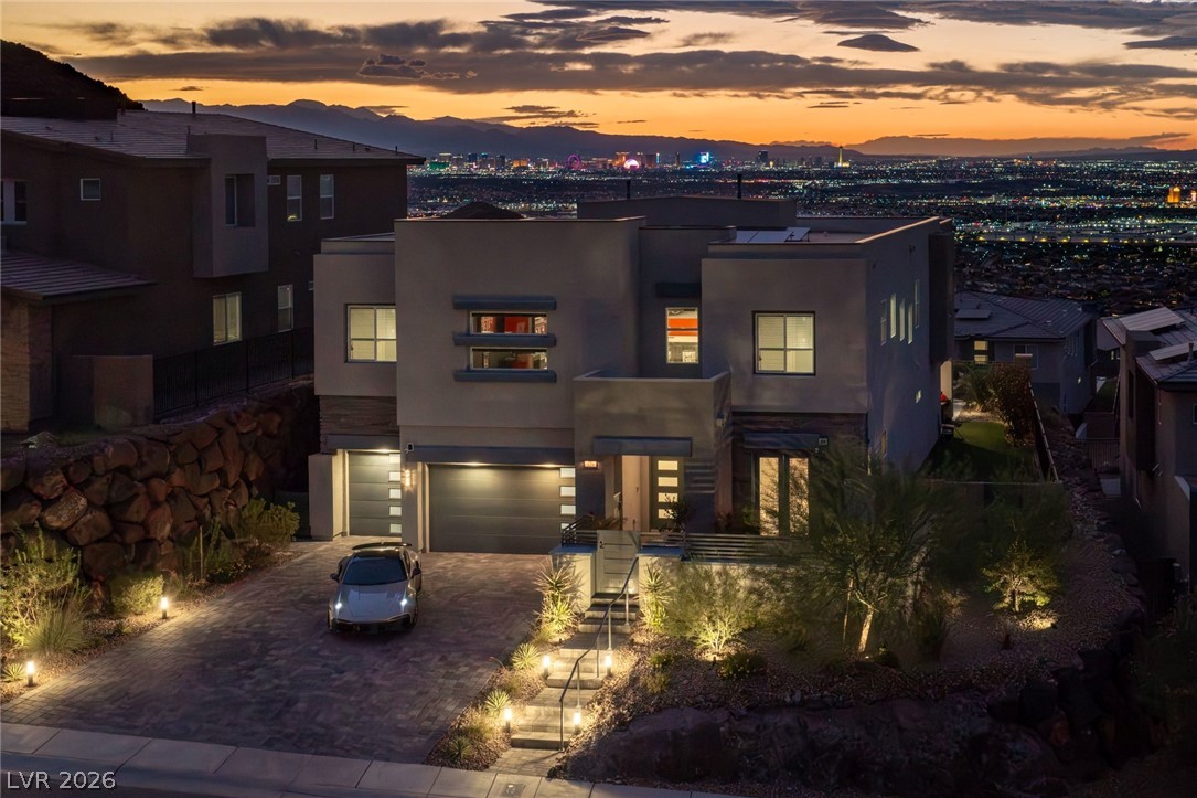 526 La Nain Lane