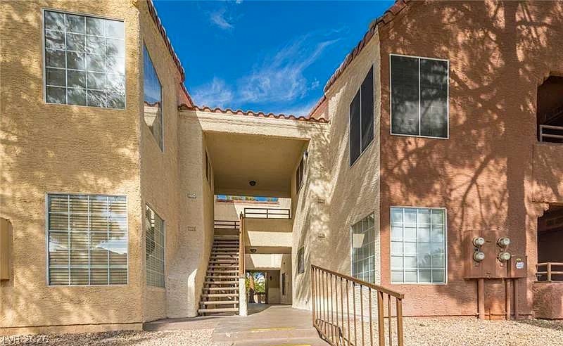 2200 South Fort Apache Road 1212
