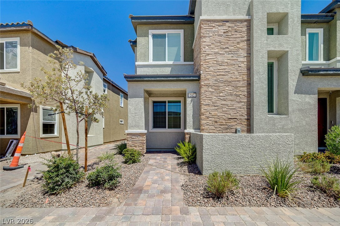 242 Freeport View Place