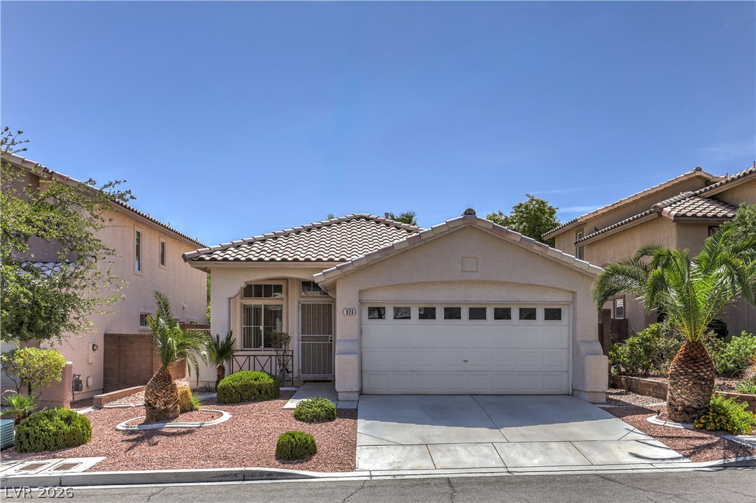 928 Autumn Royal Lane