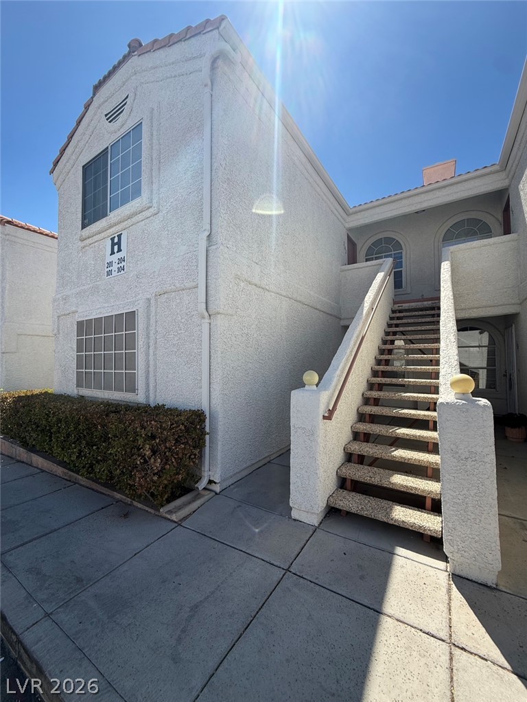 1800 Edmond Street 202