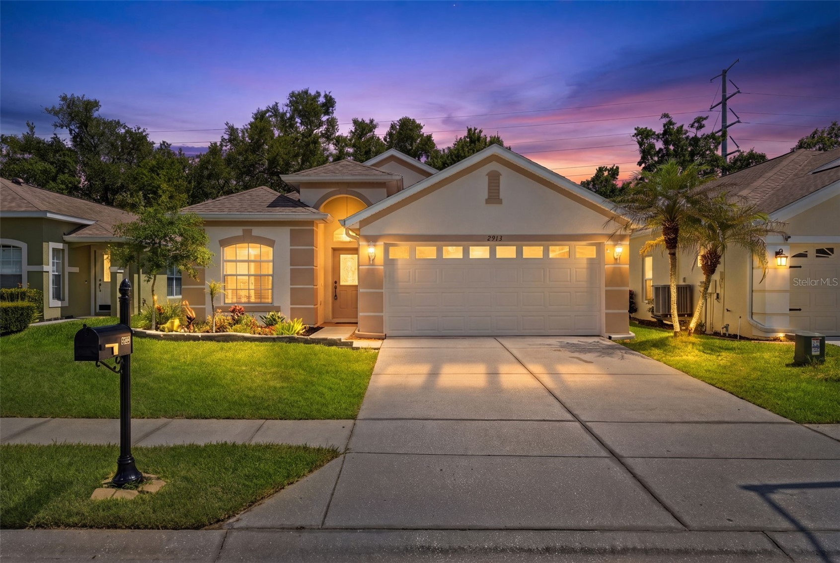 2913 BANYAN HILL LANE