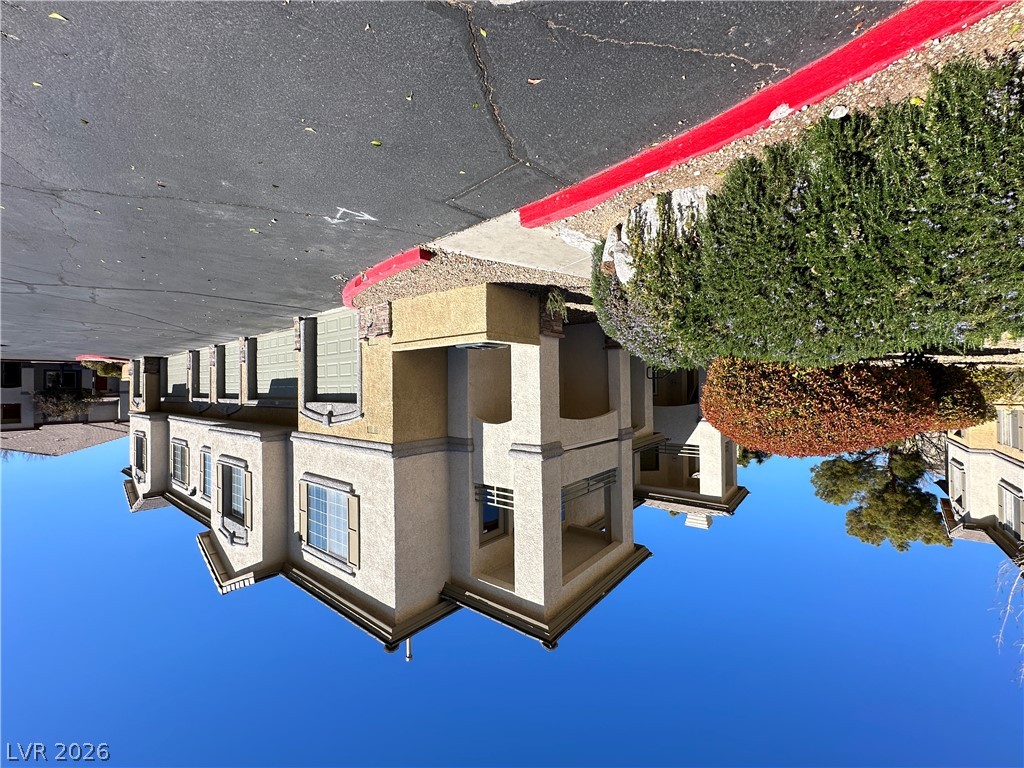 1621 Queen Victoria Street 201