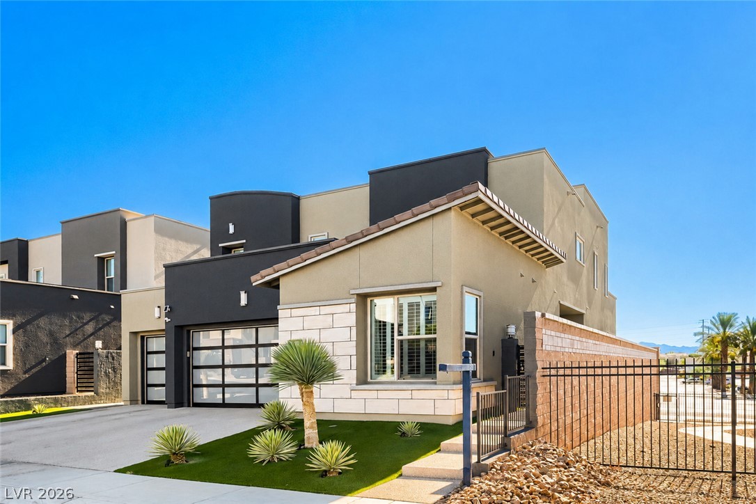 707 Glowing Horizon Street