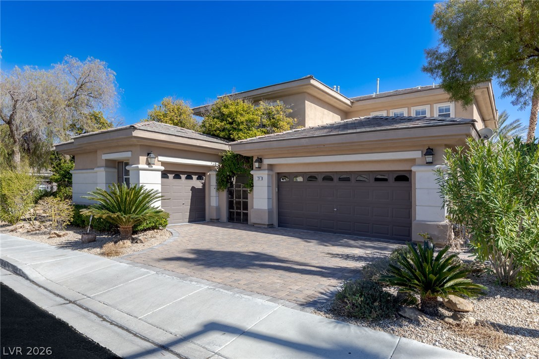 724 PINNACLE HEIGHTS Lane