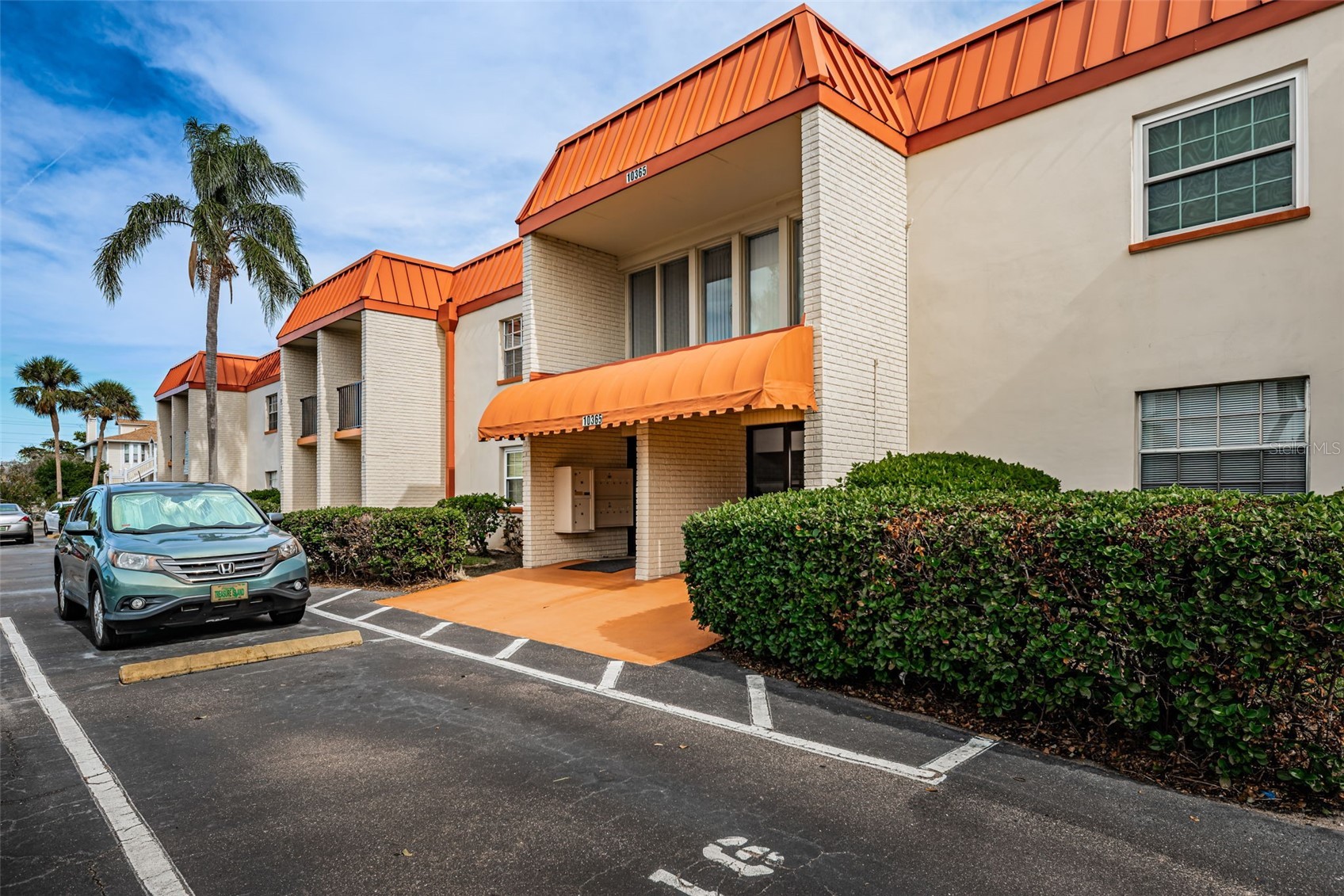 10365 PARADISE BOULEVARD 16