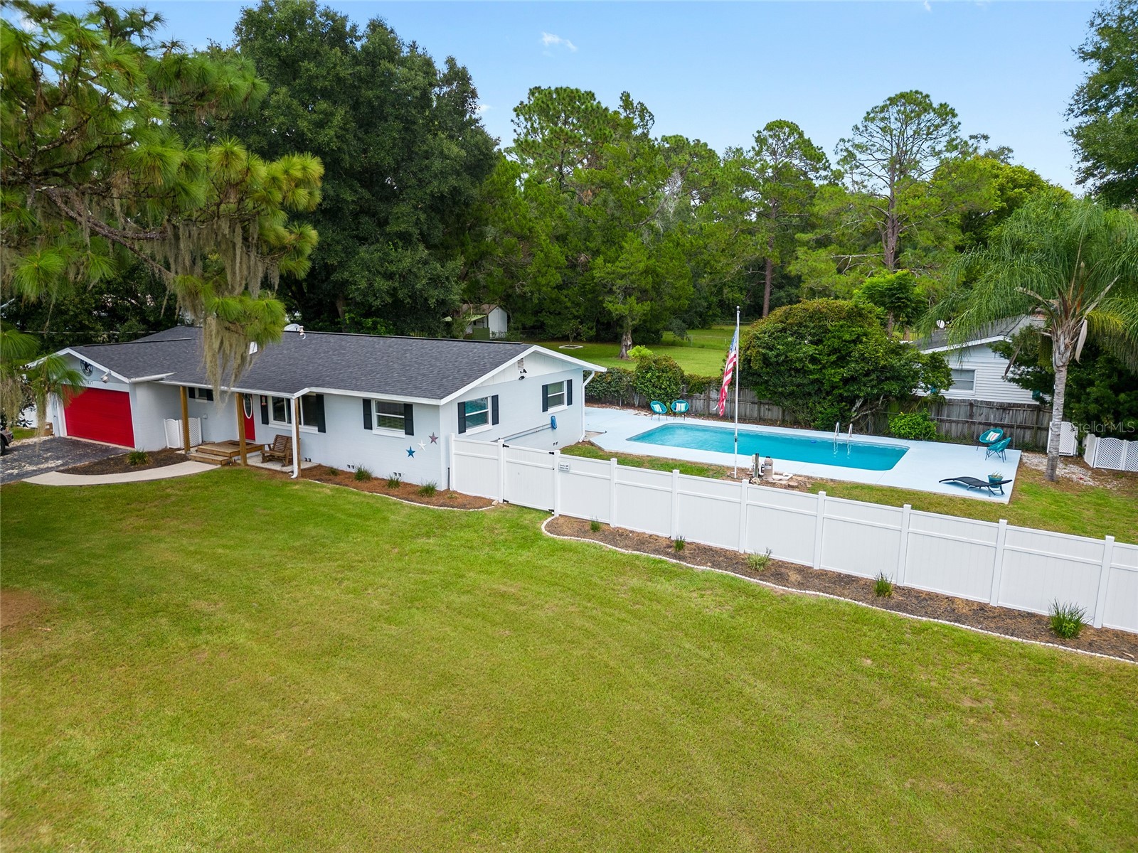 717 NE 39TH COURT