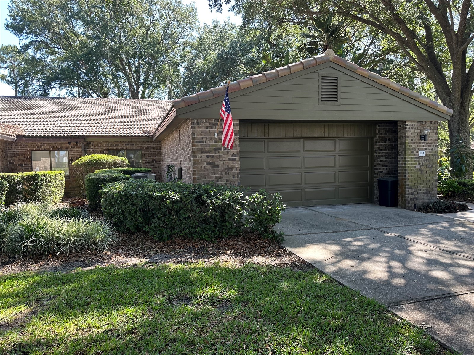 104 WODEN WAY