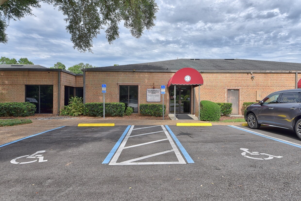 1805 SE LAKE WEIR AVENUE 3