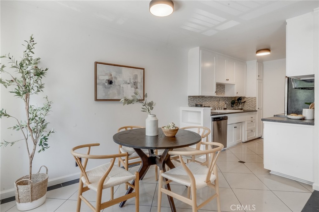 801 E 1st Street 111