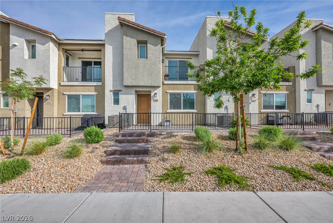 2645 Wimbledon White Court