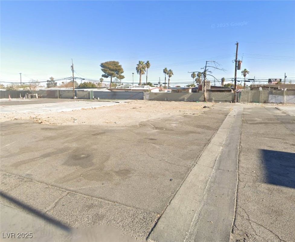 2201 Paradise Road