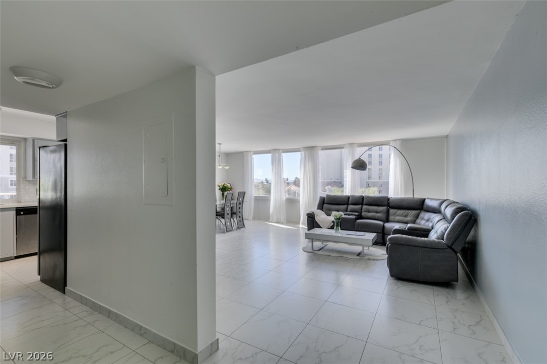 205 East Harmon Avenue 511