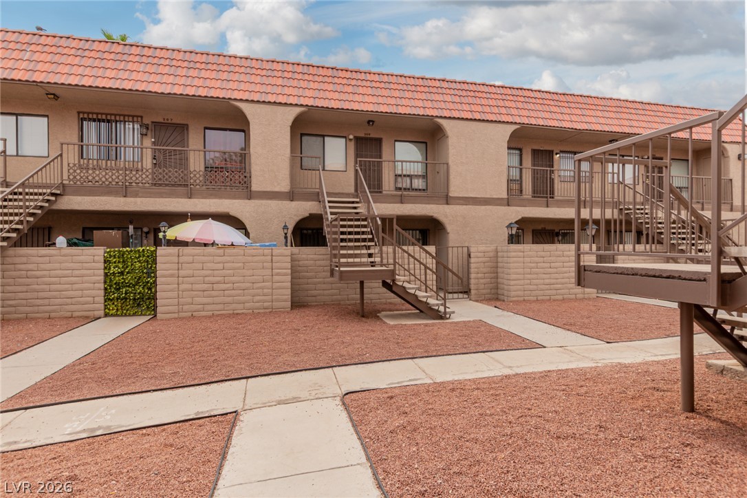 4300 North Lamont Street 209