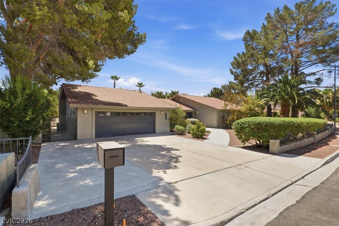 3007 La Mesa Drive