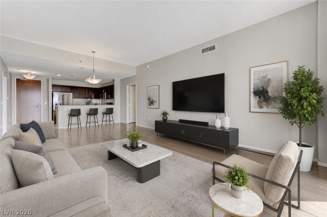 8255 LAS VEGAS Boulevard 1816