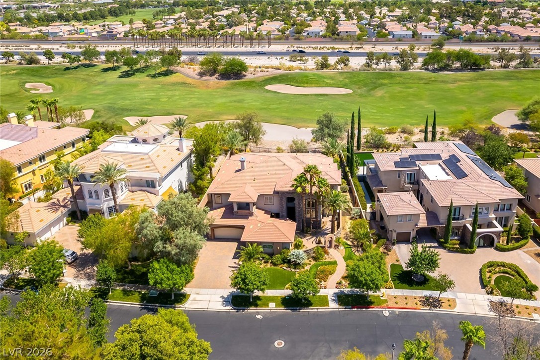 712 Canyon Greens Drive