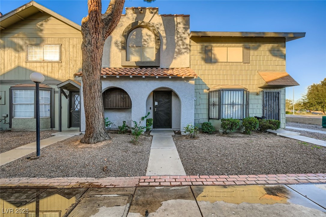 895 Rhinegold Way