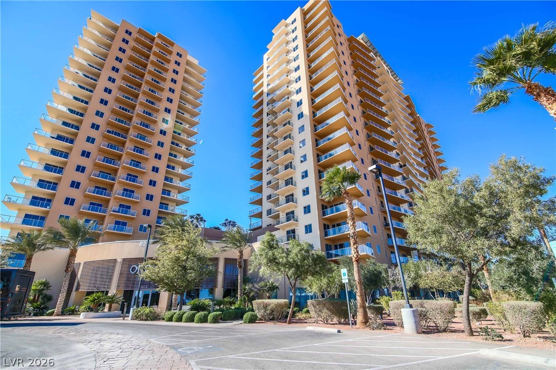 8255 Las Vegas Boulevard 819