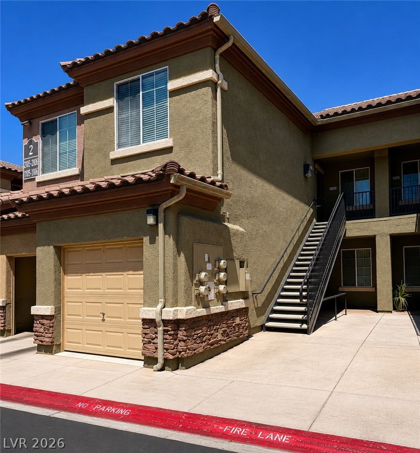 6868 SKY POINTE Drive 2006