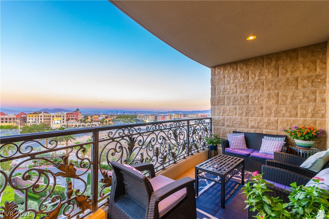 9101 Alta Drive 307