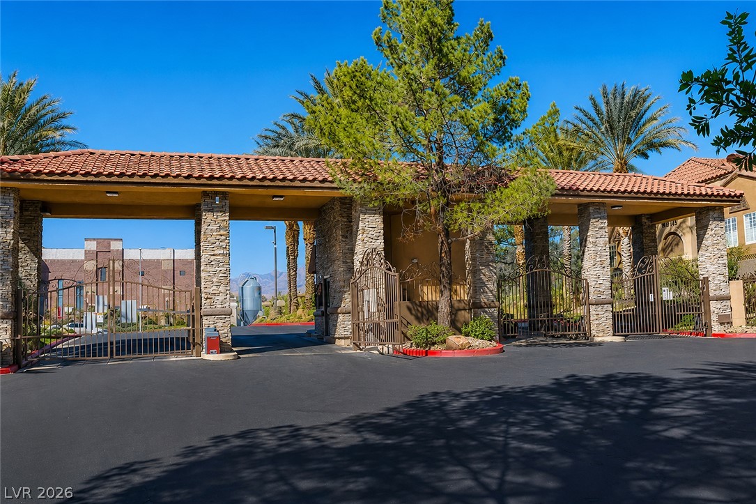 2200 South Fort Apache Road 2032