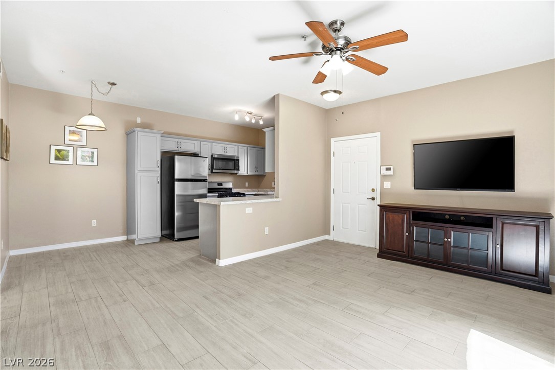 2291 West Horizon Ridge Parkway 13175