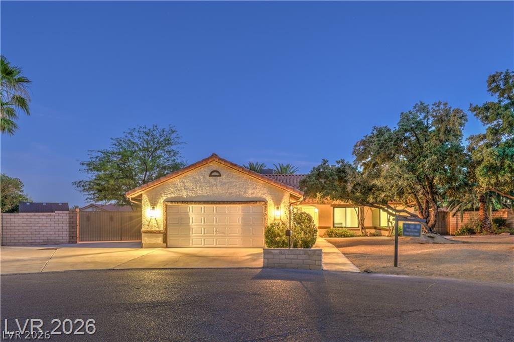 5325 North El Capitan Way