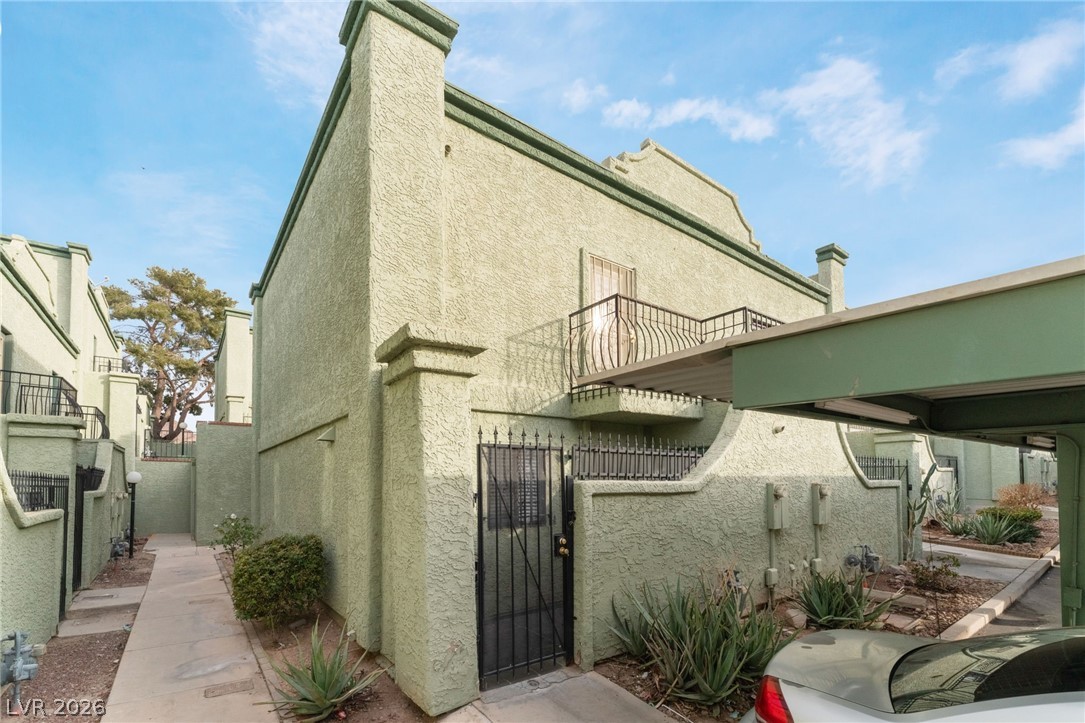 7084 BURCOT Avenue J21
