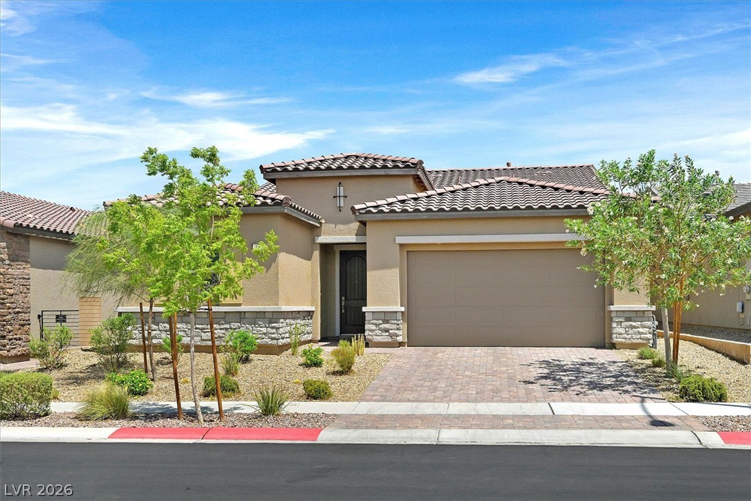552 Comodo Street