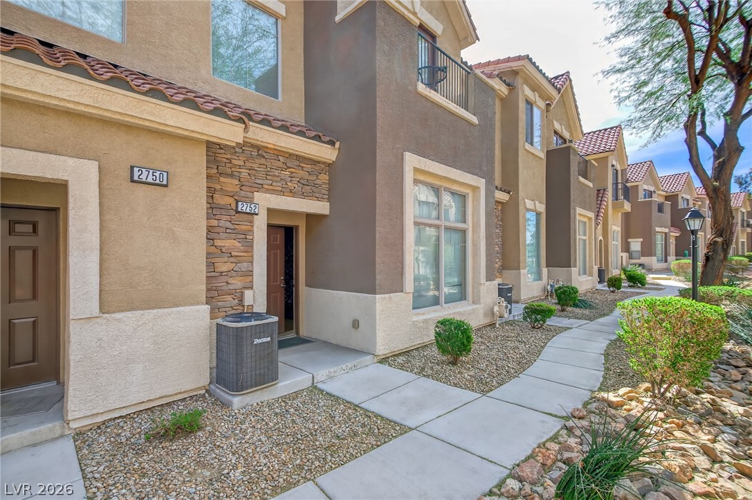 2752 Fountain Vista Lane