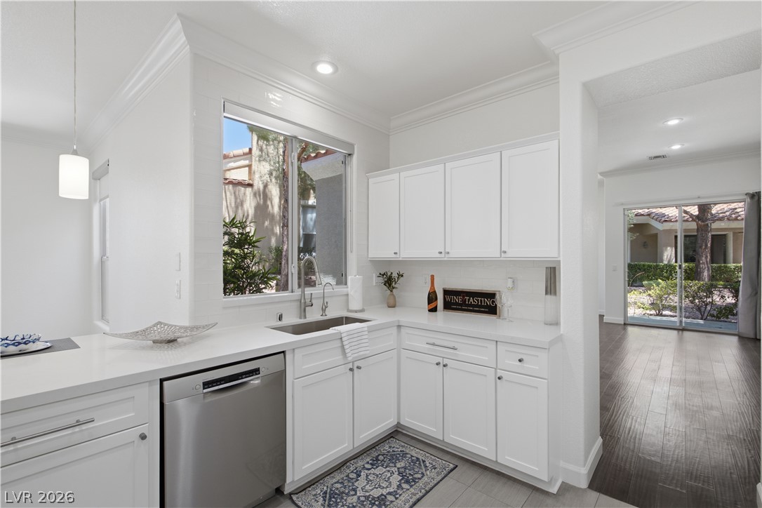 1944 Summer Palm Place 101