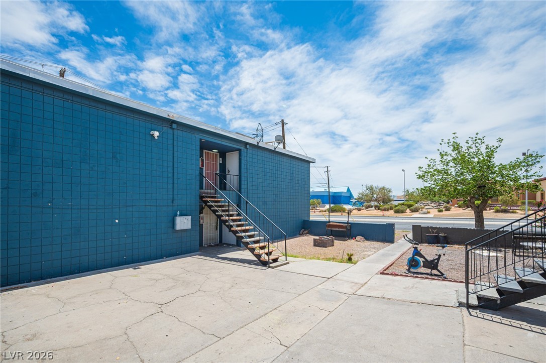 2937 Stewart Avenue
