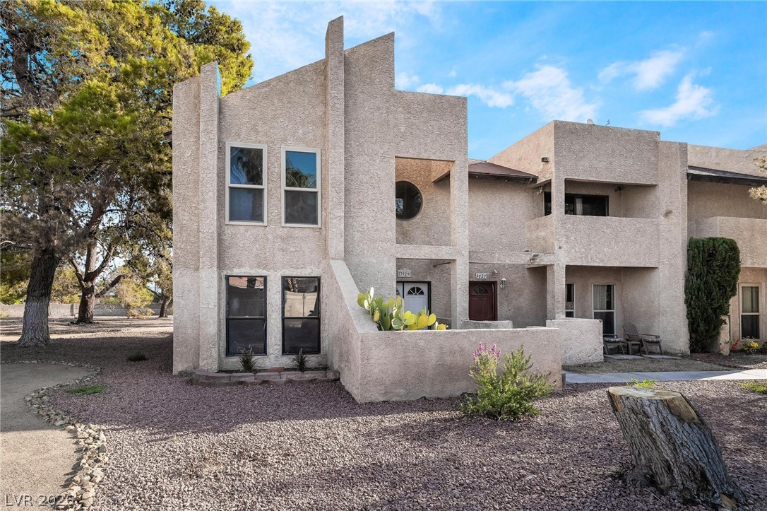 3929 South Torrey Pines Drive