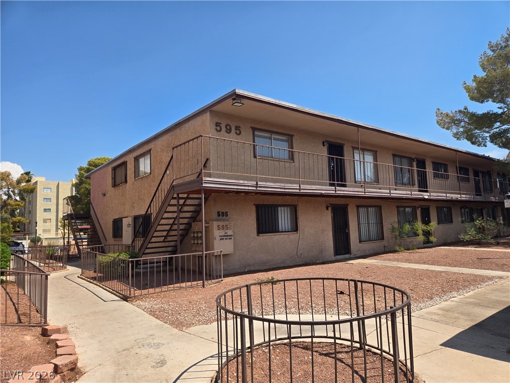 595 ROYAL CREST 19