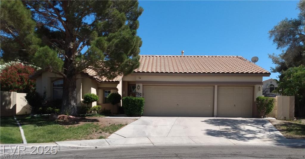 252 Paseo Del Lago
